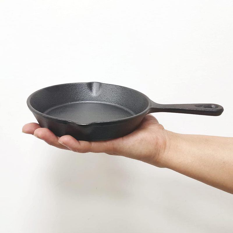 Camping Cooking Frying Pan - 6-Zoll-Gusseisenpfanne, Bratpfanne mit Abtropflöchern, vorgefertigtes, ofenfestes